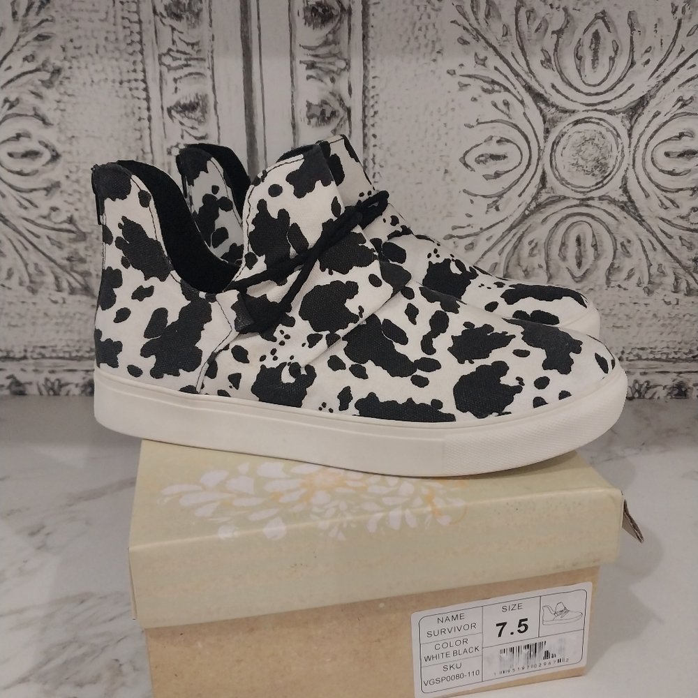 Very G cowprint shoes size 7.5